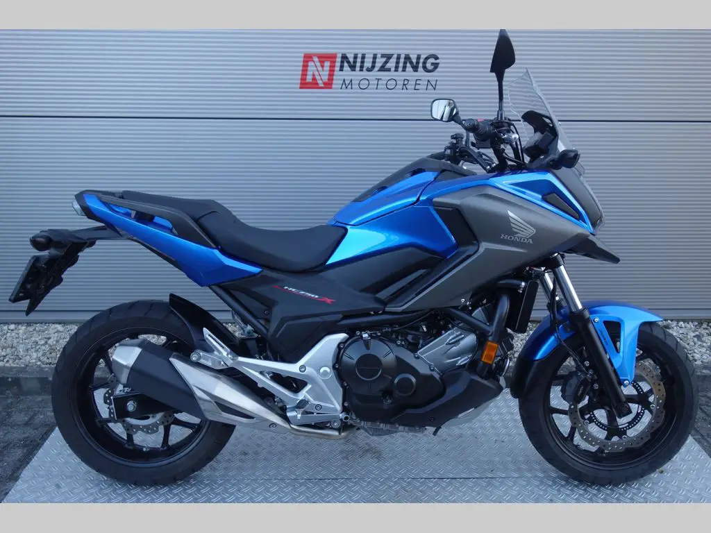 Honda NC 750 X ABS bij Nijzing Motoren